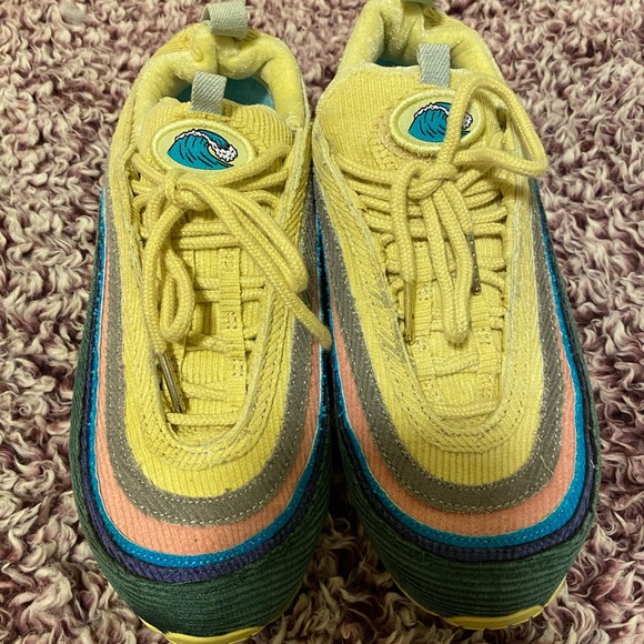 Nike Shoes - Womens Nikes